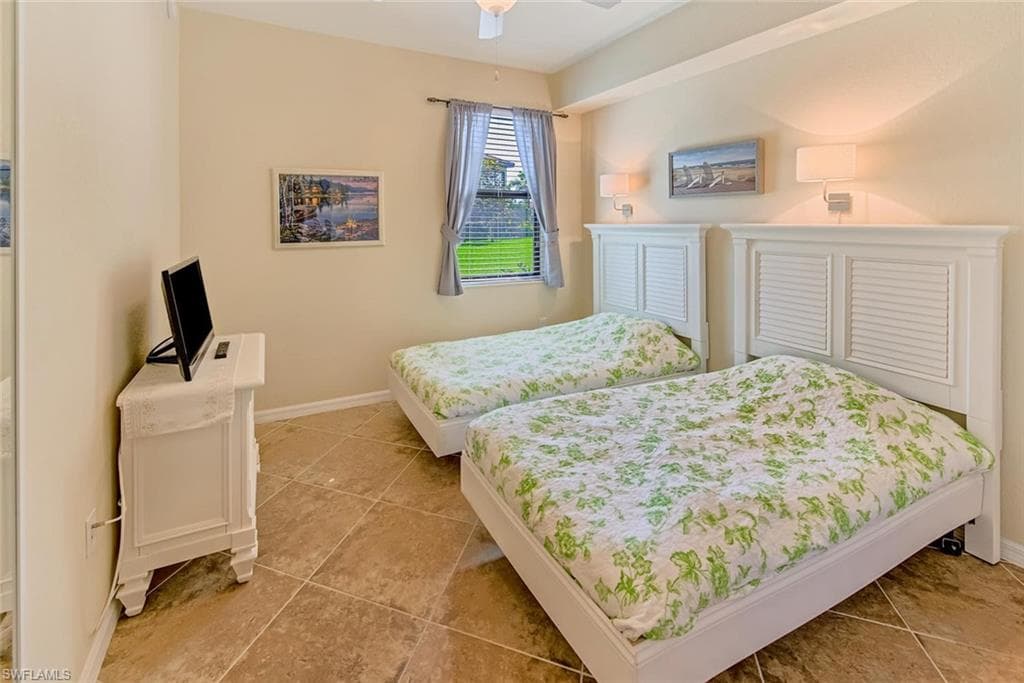 9126 Napoli CT 101-15