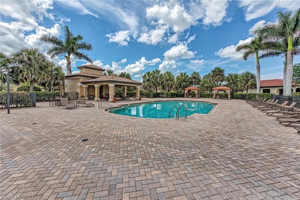 9126 Napoli CT 101-21