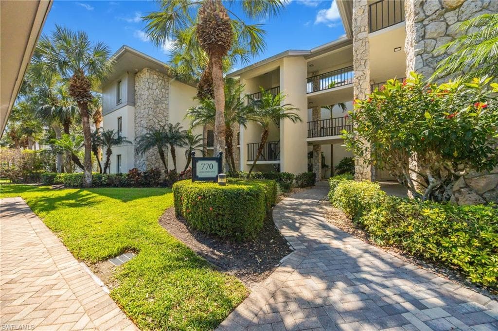 770 Eagle Creek DR 102-3