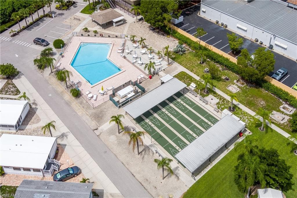 14 Limetree Park DR-19