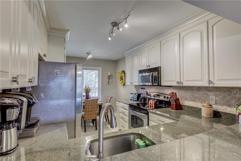 760 Augusta BLVD D204-5