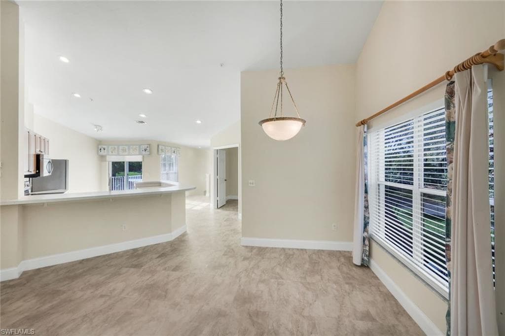 4940 Deerfield WAY 201-6