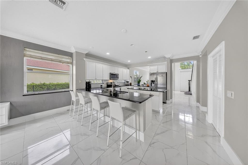 9730 Springlake CIR-6