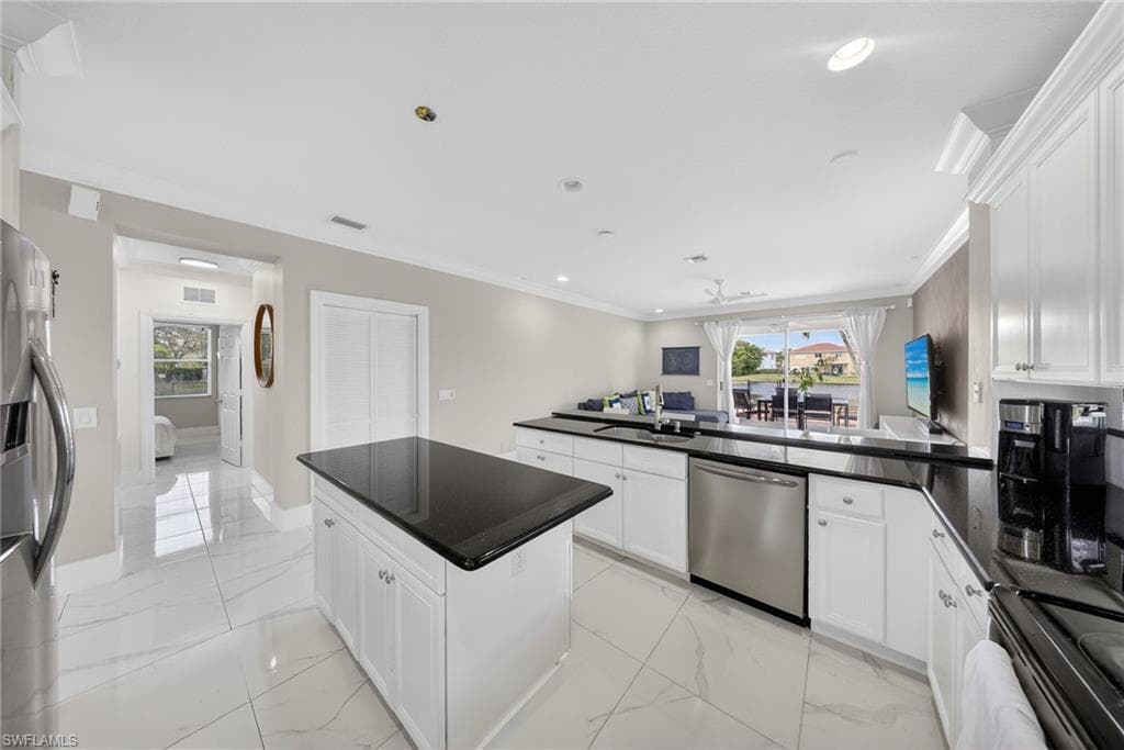 9730 Springlake CIR-7