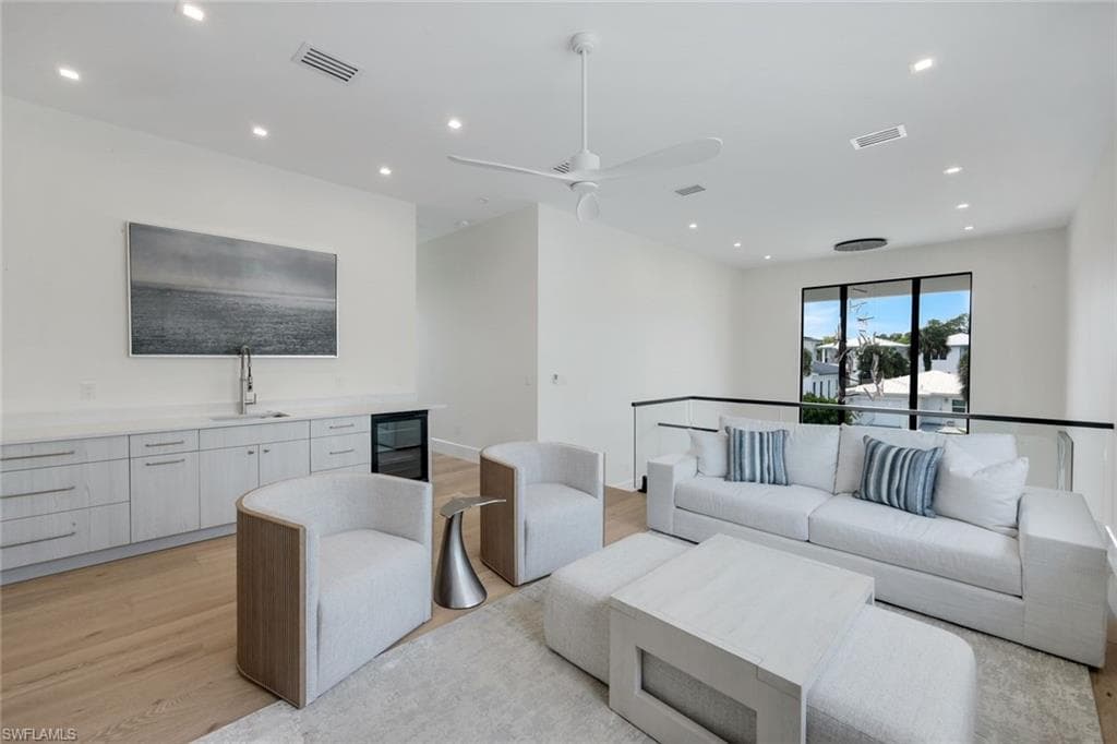 513 92nd AVE N-27