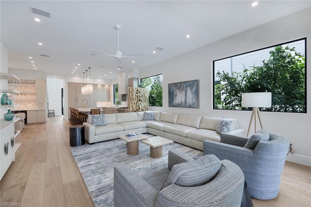 513 92nd AVE N-9