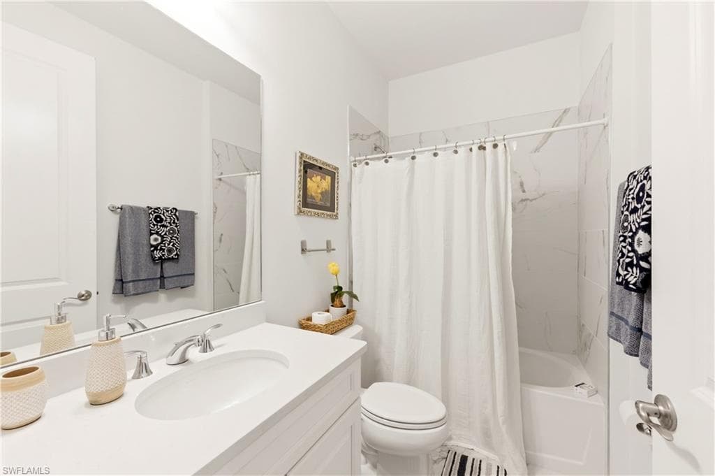 13017 Pembroke DR-23