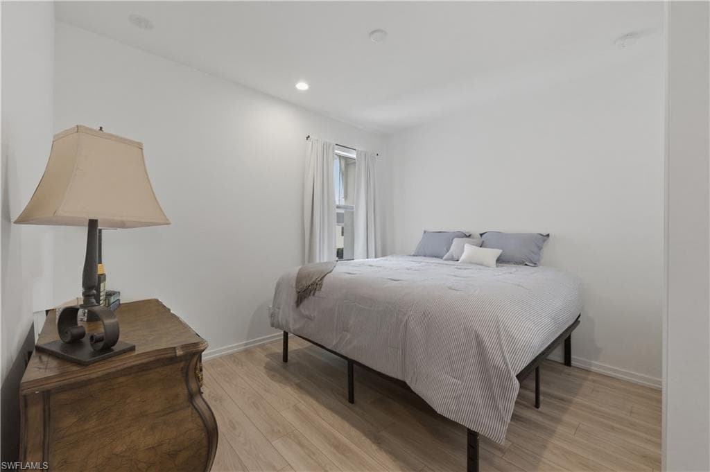 13017 Pembroke DR-22