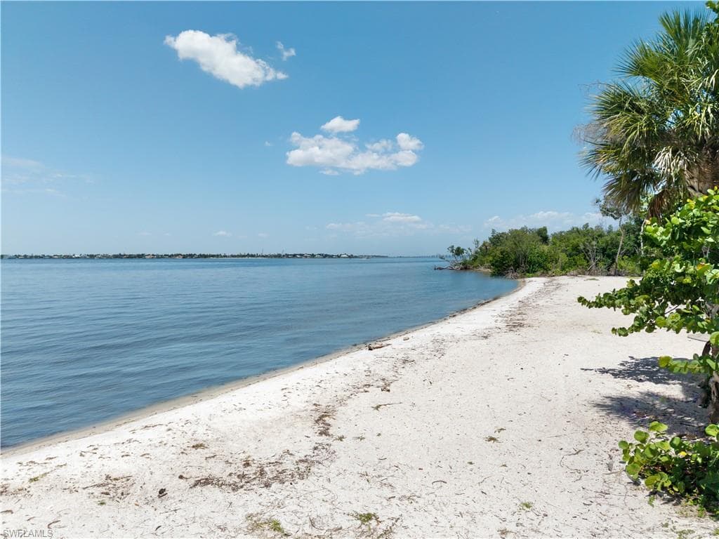 15220 Cape Sable LN-4