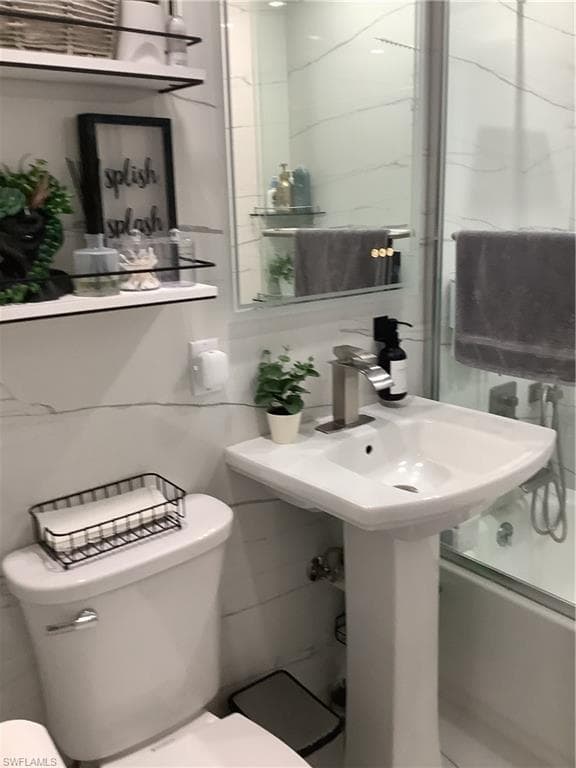 3323 Guilford CT-7