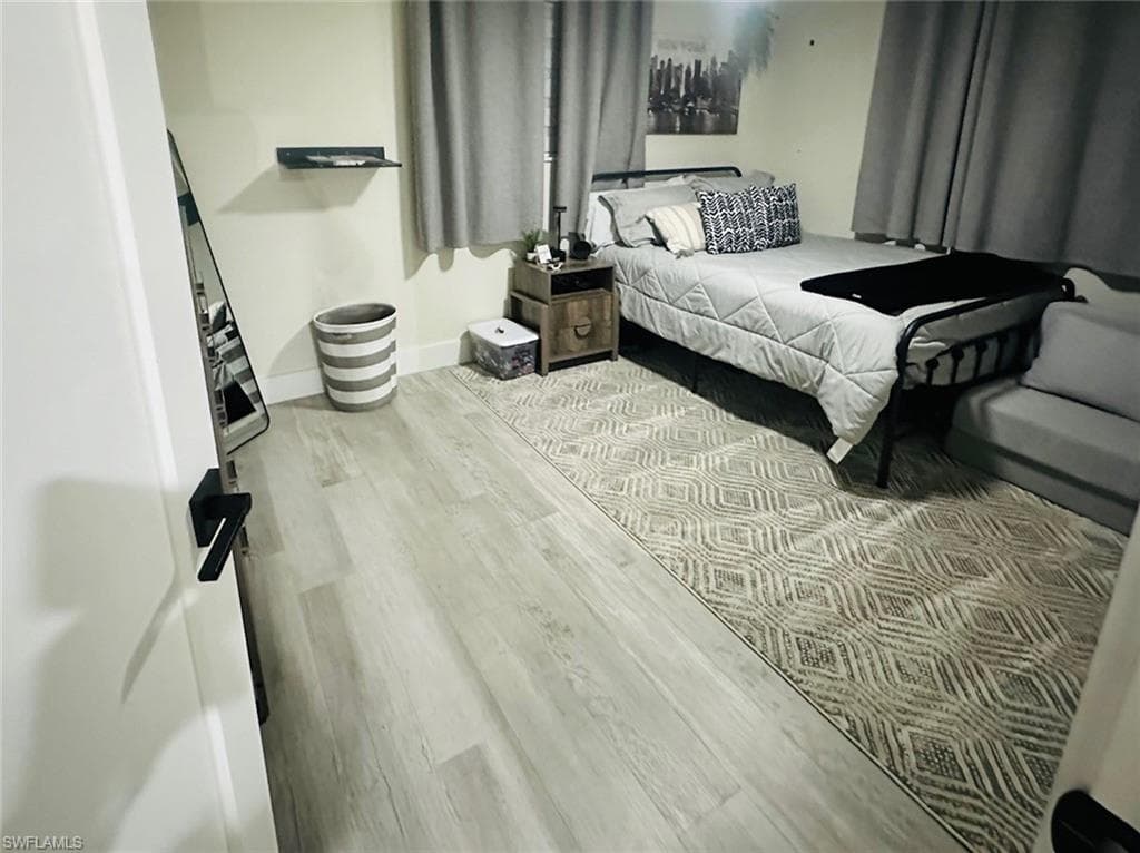 3323 Guilford CT-8