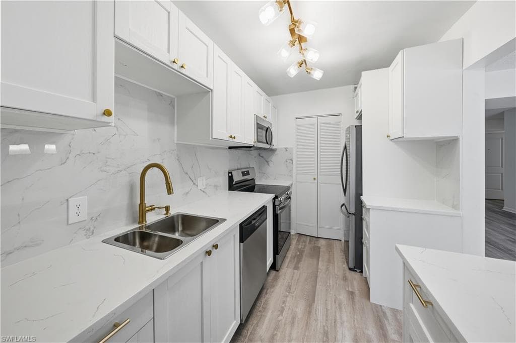 788 Park Shore DR A11-8