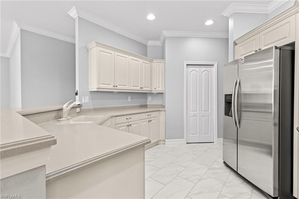 20428 Torre Del Lago ST-24