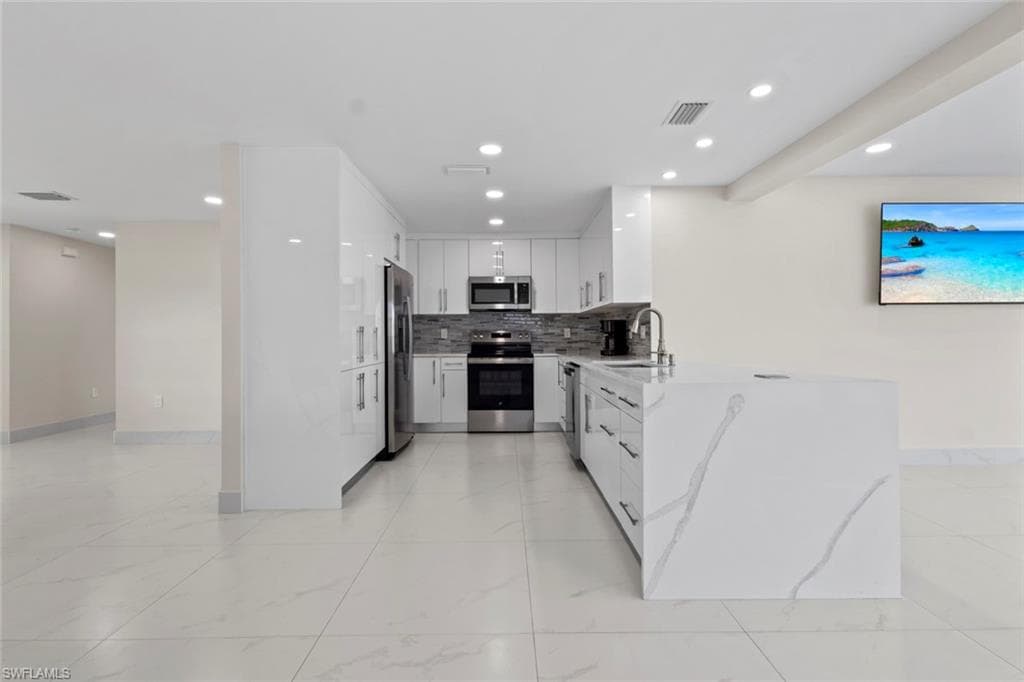 107 Albatross ST-13