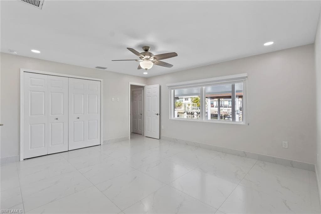 107 Albatross ST-18