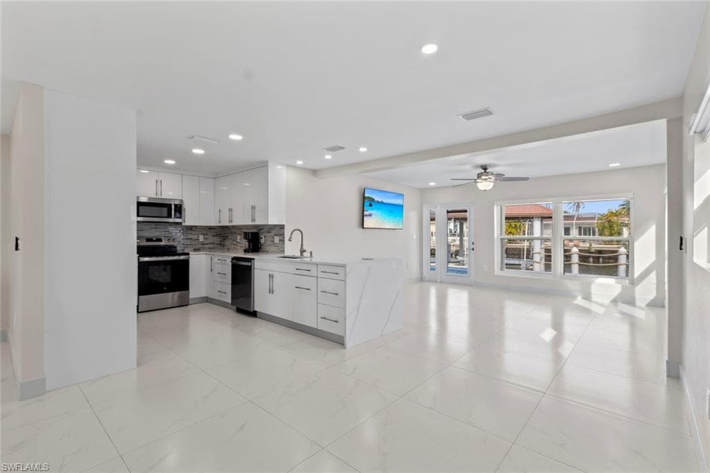 107 Albatross ST-11