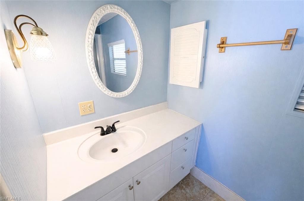 26110 Princess LN-16