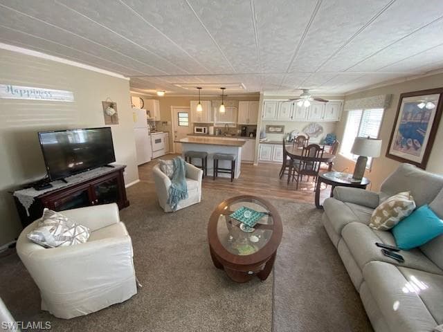 2738 Indianwood DR-11