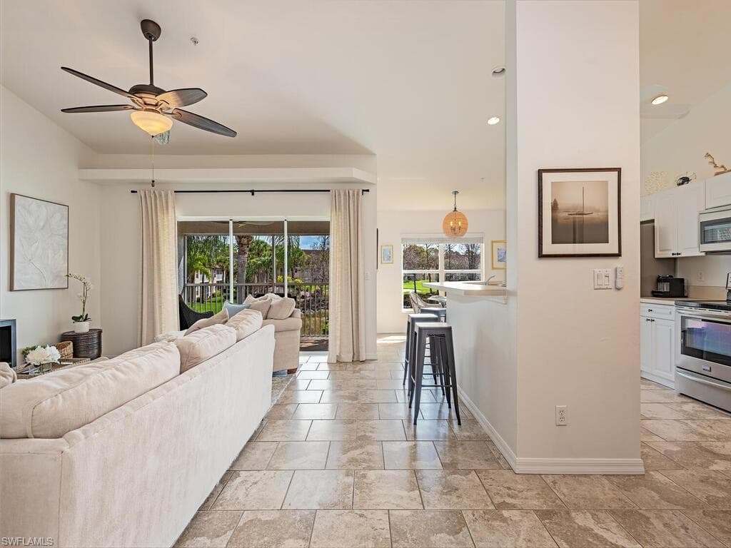 2880 Cypress Trace CIR 202-2