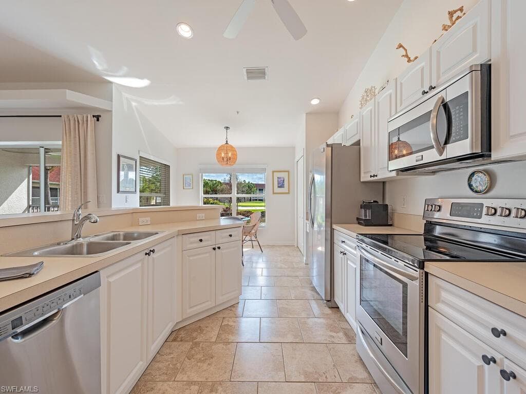 2880 Cypress Trace CIR 202-3