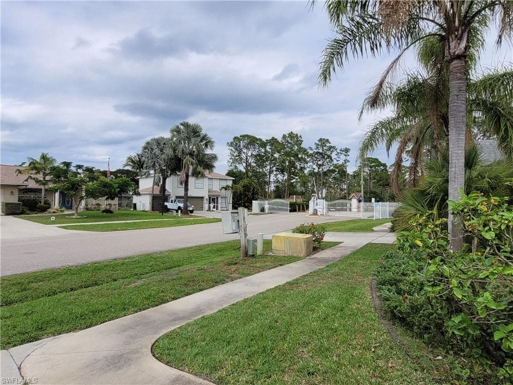 4409 Varsity Lakes DR-8