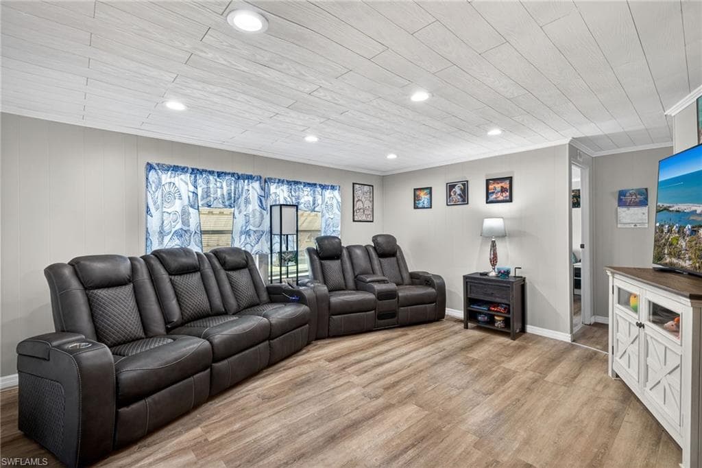 860 Moonlight DR-6