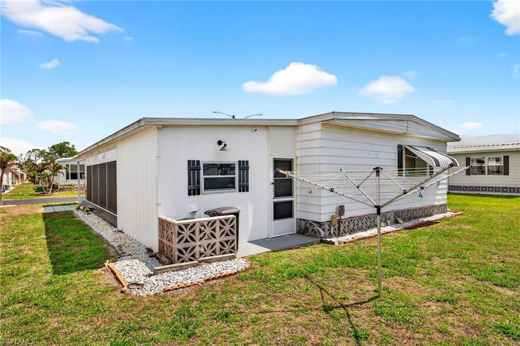 860 Moonlight DR-22