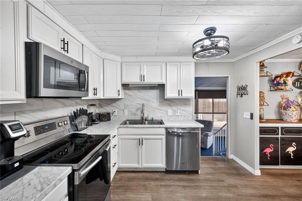 860 Moonlight DR-3