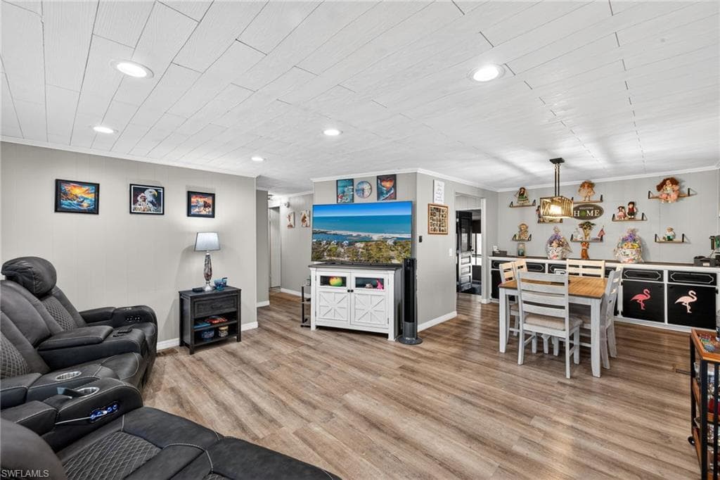 860 Moonlight DR-9