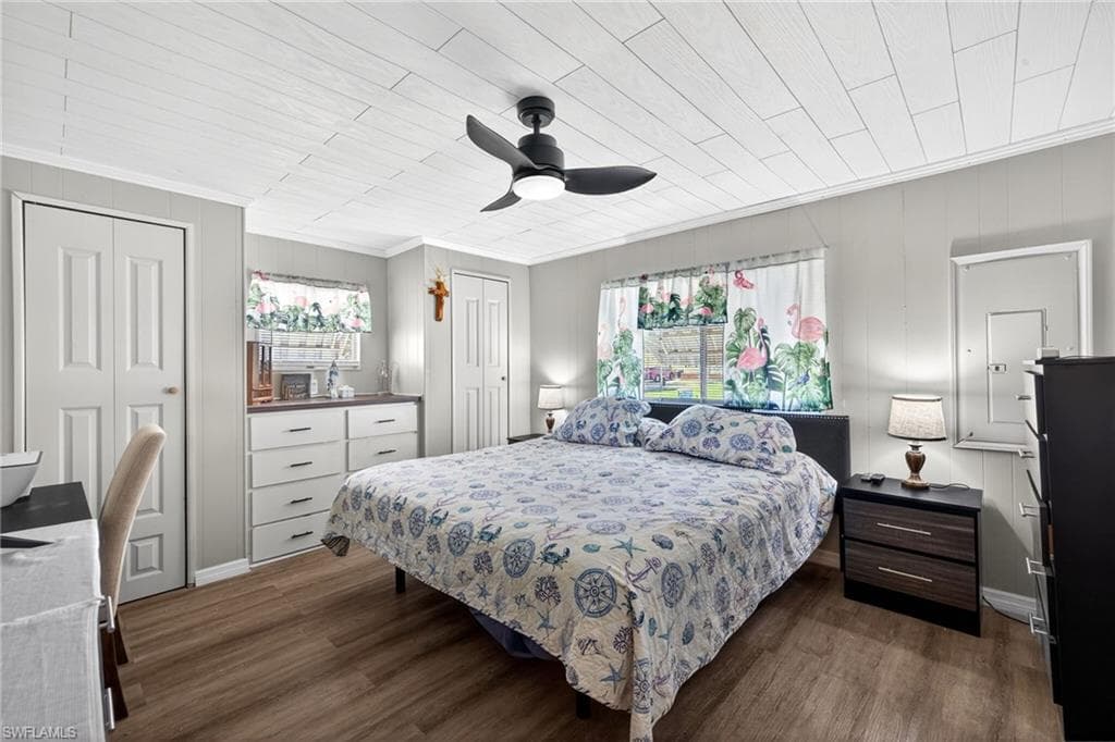 860 Moonlight DR-10