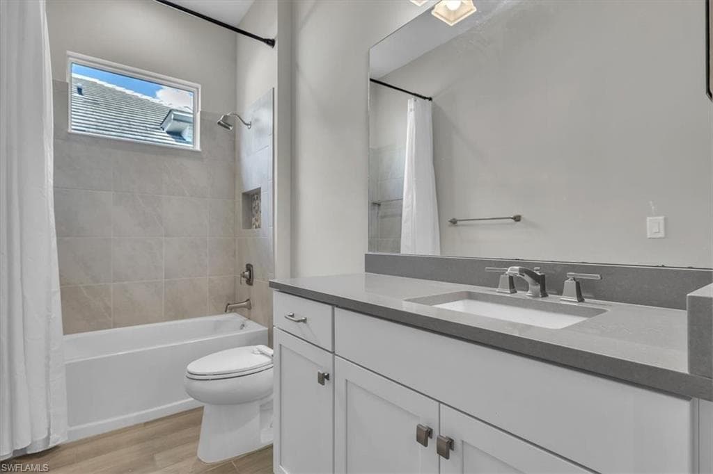 13861 Magnolia Isle DR-31