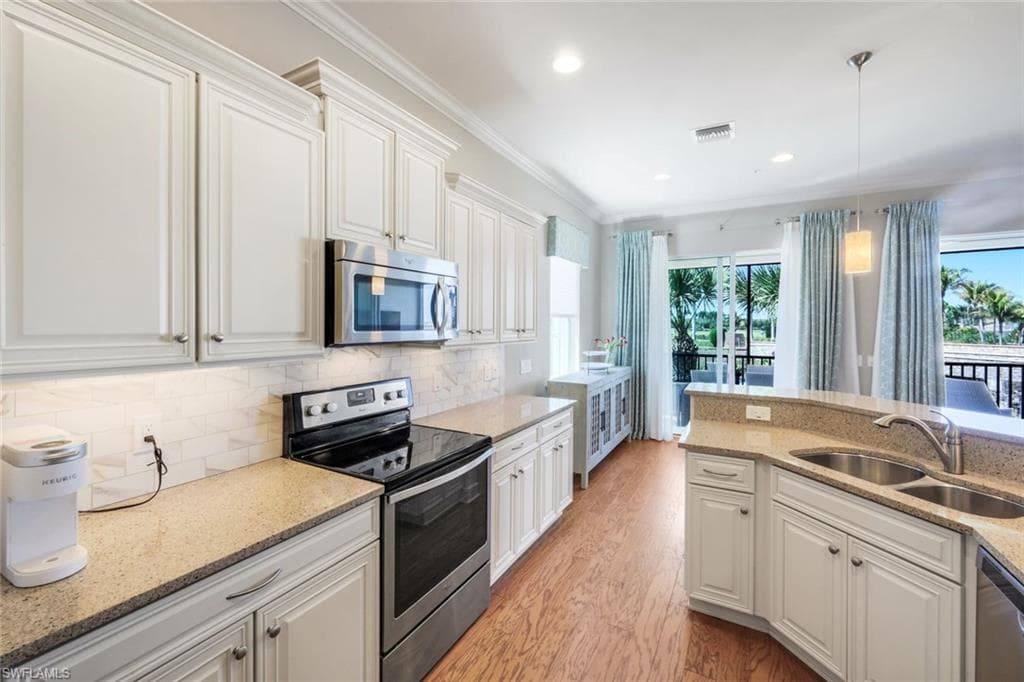 8835 Nautical Landing CIR 201-19