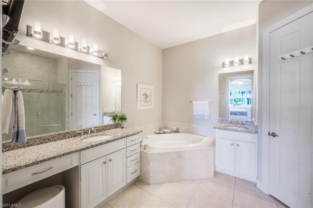 8835 Nautical Landing CIR 201-25