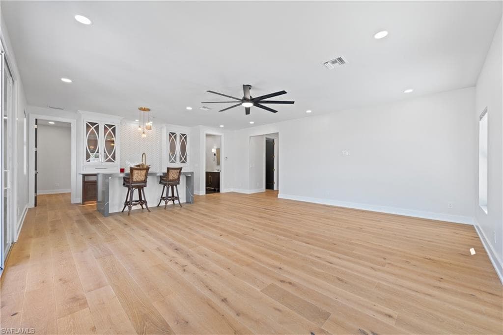 1836 Harbor LN-28