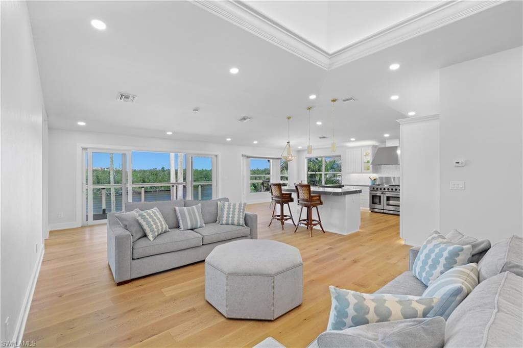 1836 Harbor LN-5