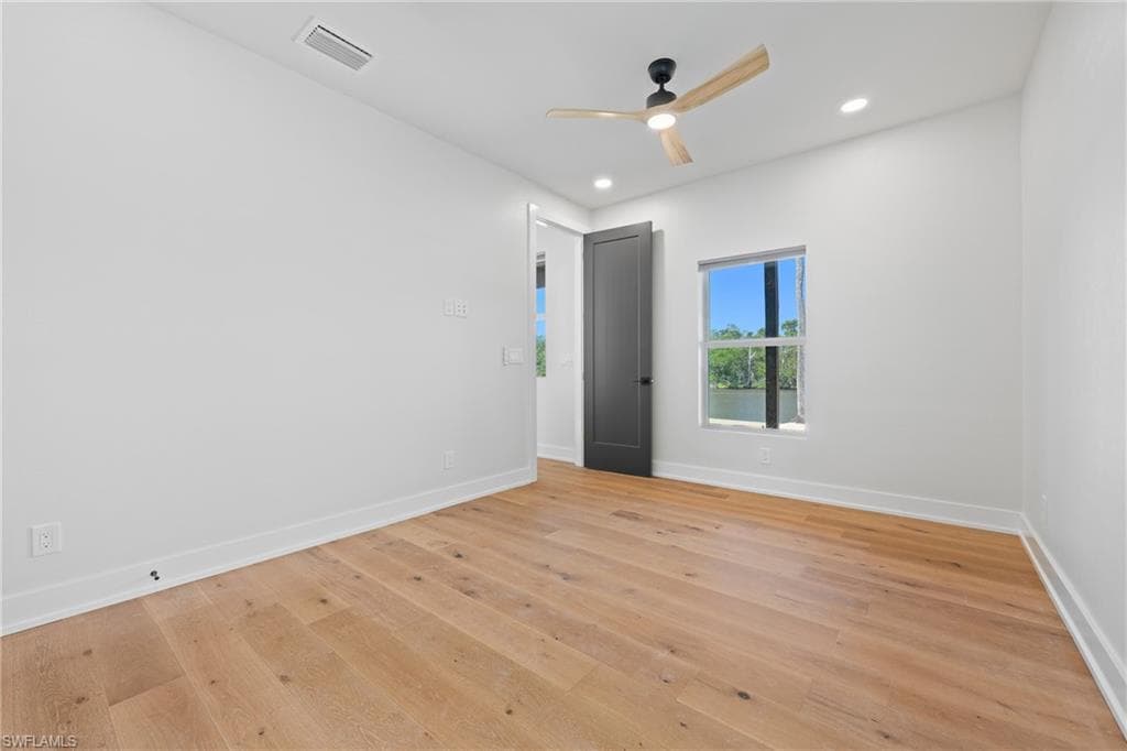1836 Harbor LN-24