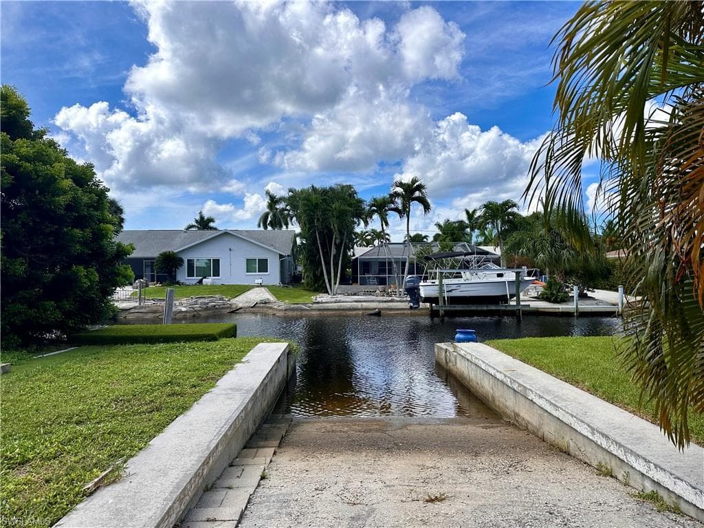 6187 Island Park CT-13