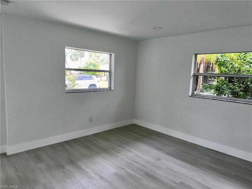 6187 Island Park CT-11