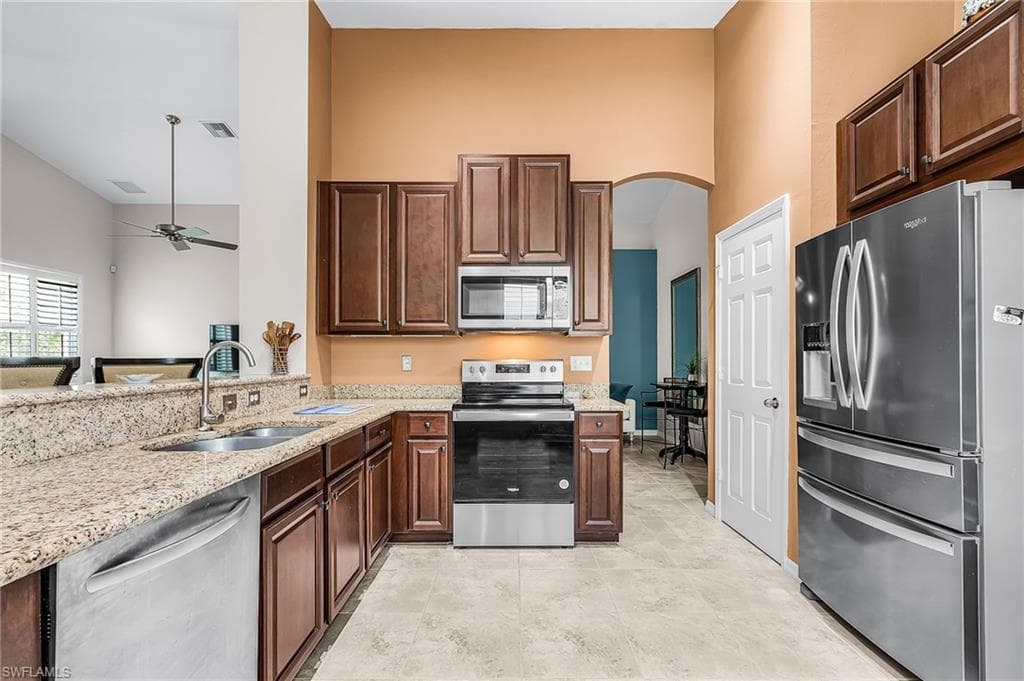 8446 Sumner AVE-10