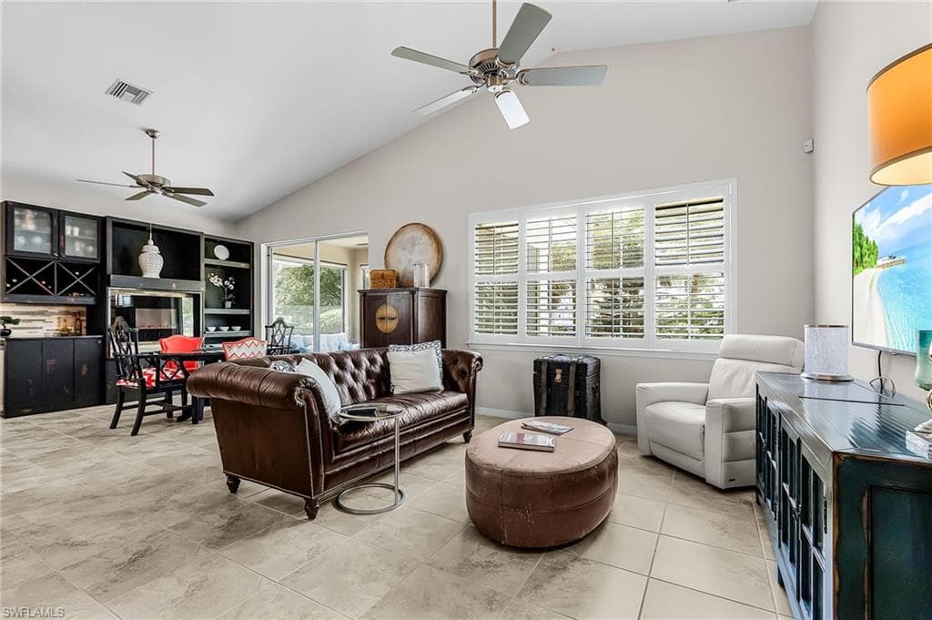 8446 Sumner AVE-14