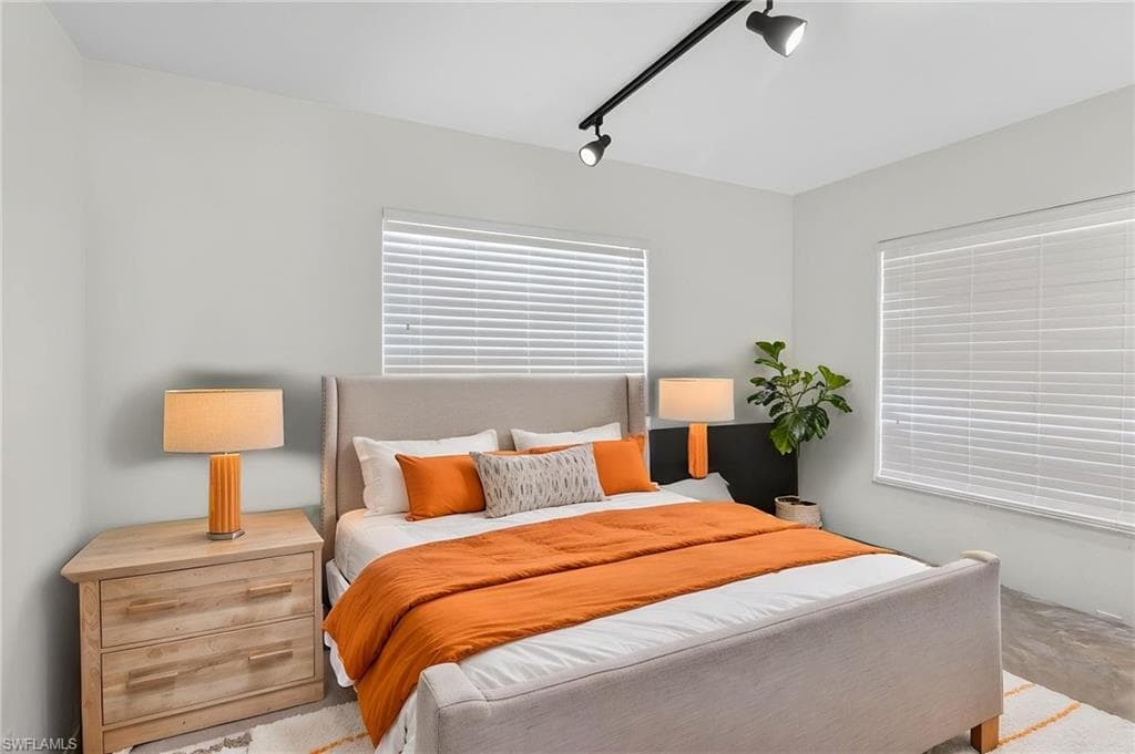29 SE 10th AVE-41
