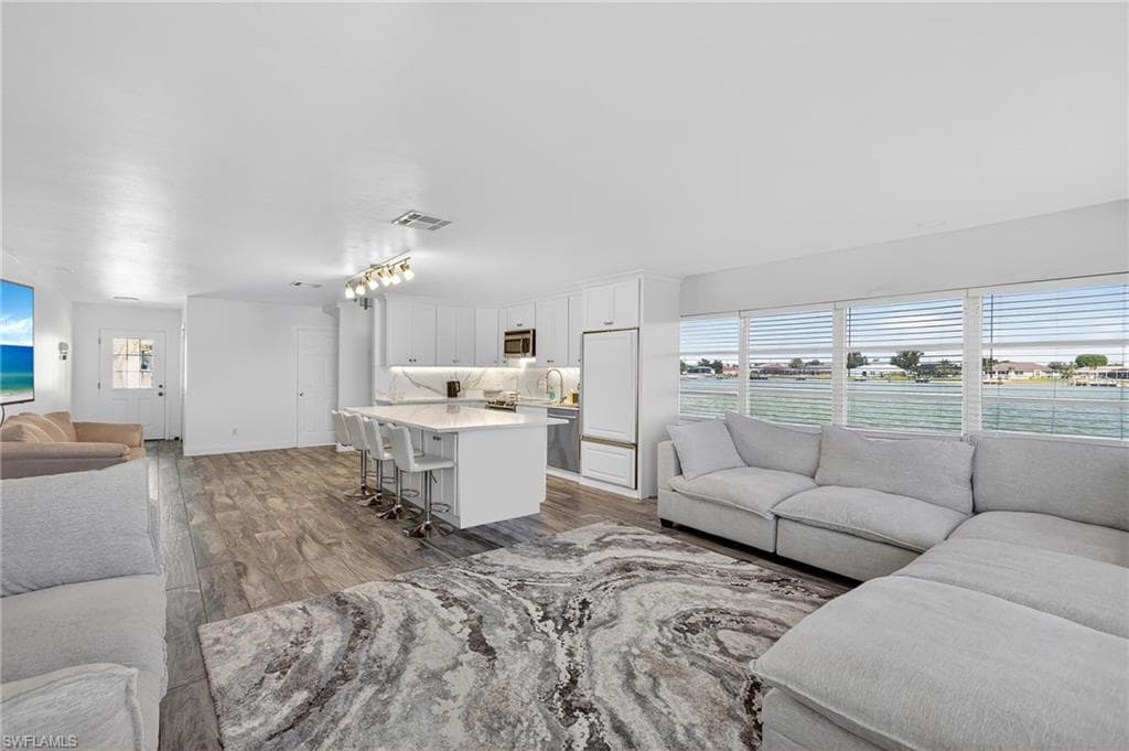 29 SE 10th AVE-35