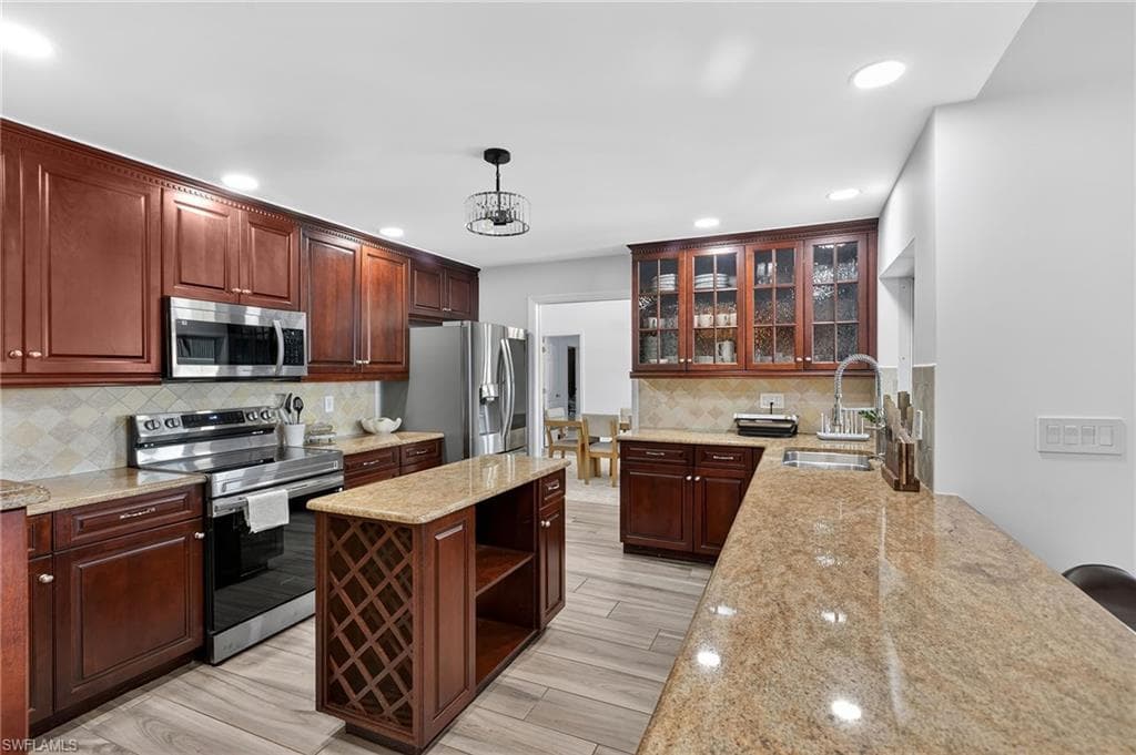 29 SE 10th AVE-15