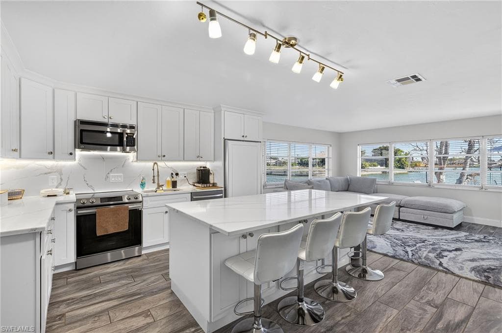 29 SE 10th AVE-34