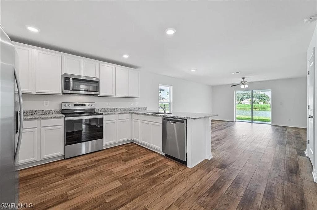 852 Franklin CT-4