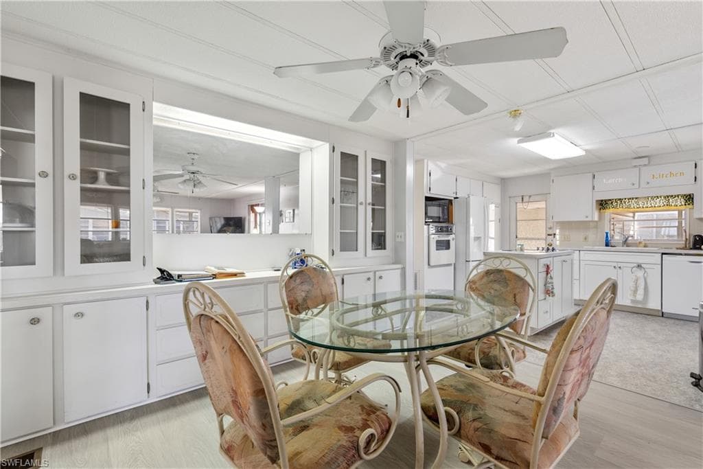3373 Rainbow LN-9