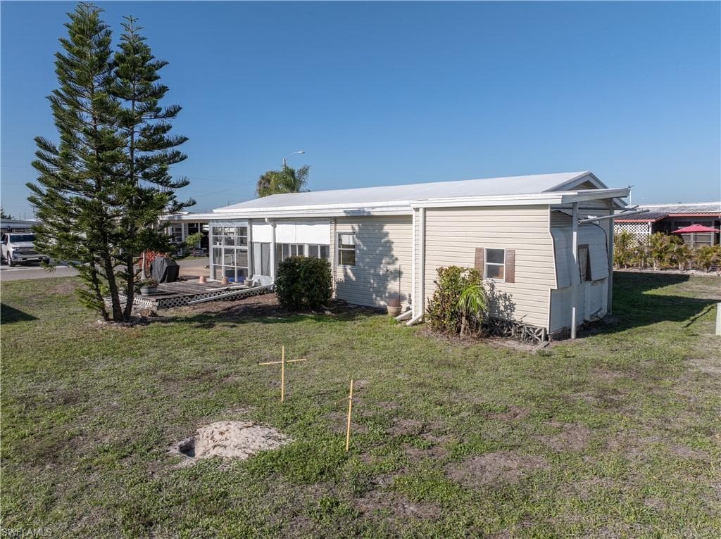 3373 Rainbow LN-38