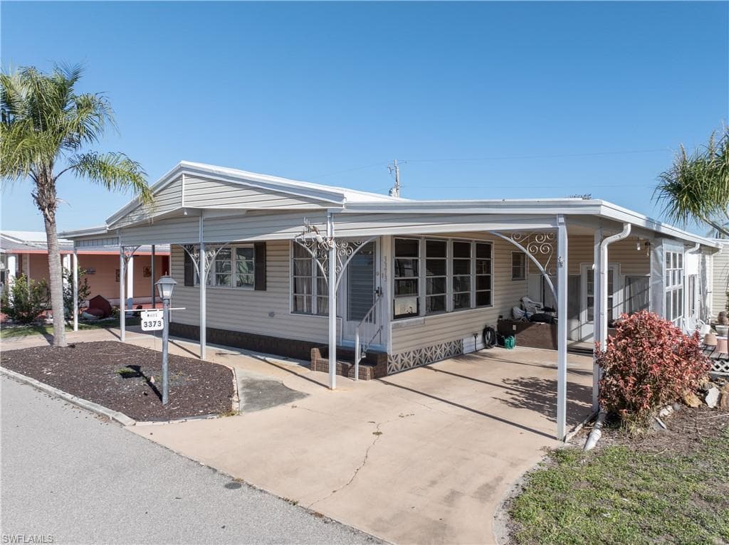 3373 Rainbow LN-41