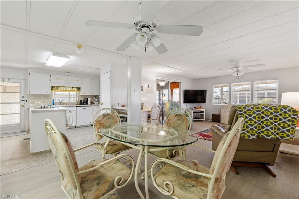 3373 Rainbow LN-8