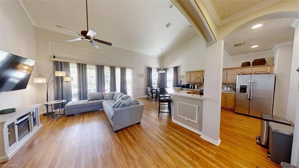138 Burnt Pine DR-6